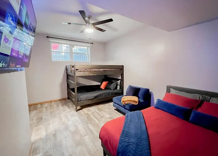 Pool Table, Pingpong, Arcade, 2-car Parking, 3 Floors! Apartamento Chicago