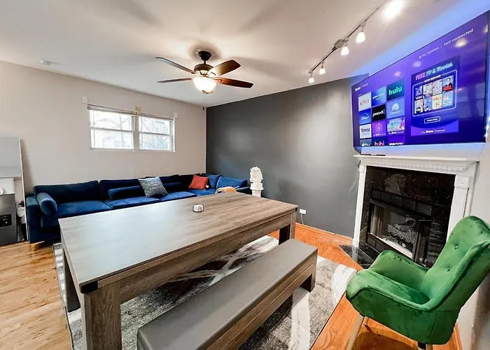 Pool Table, Pingpong, Arcade, 2-car Parking, 3 Floors! Chicago