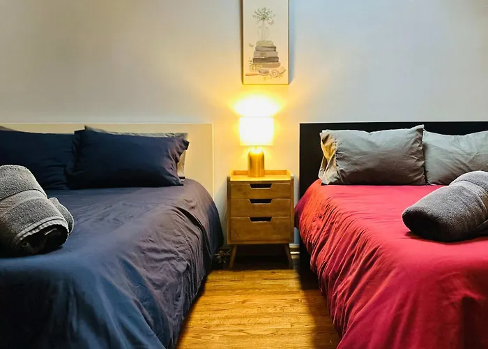 Pool Table, Pingpong, Arcade, 2-car Parking, 3 Floors! Apartamento *